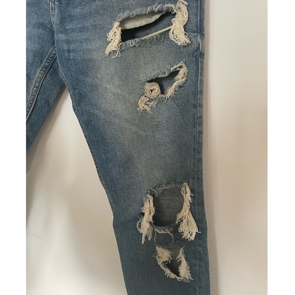 Zara - Distressed narrow legged jeans - size 6 - Picture 4 of 8
